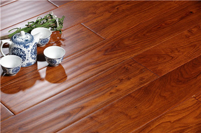 樸樹地板咋樣?怎么挑選木地板?